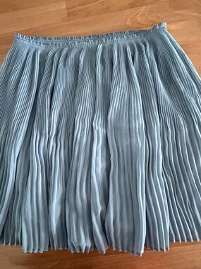 H&M Pleated Dusty Blue Mini Skirt Size US 6